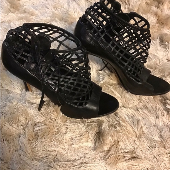 Authentic Manolo Blahnik Heels. No lower than $200 - Picture 6 of 6